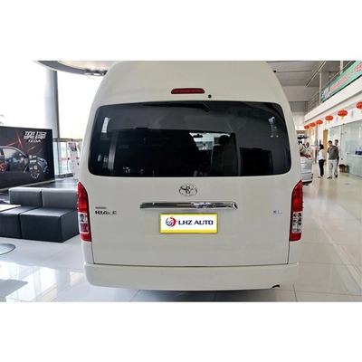 13-местный микроавтобус Toyota Haishi - лучший компаньон такси с темным внутренним цветом