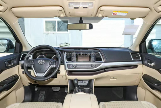 Опыт будущего вождения с 2023 Toyota Highlander сенсорный экран