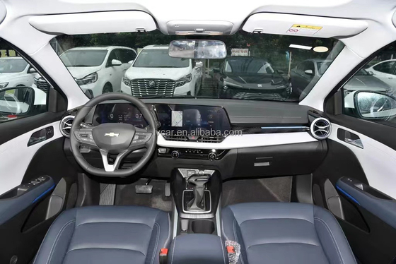 Усовершенствуйте свое путешествие с электрическим кожаным интерьером Chevrolet Cruze Compact Sedan