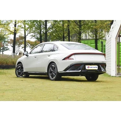 2024 Wuling Xingguang Hybrid Sedan Классический 5-местный автомобиль с технологией PHEV с большой дальностью.