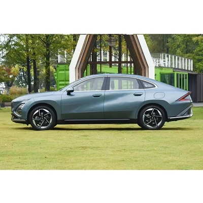 Силовой автомобиль с литийным аккумулятором большой дальности Wuling Starlight Гибридный седан класса А 5 мест