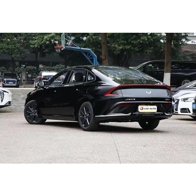 The Wuling Starlight Пятидверный пятиместный седан класса А с максимальной скоростью 145