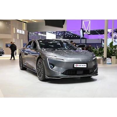 Аватар 12 2024 - это современный роскошный электрический внедорожник и умный автомобиль с дальностью 650 км.