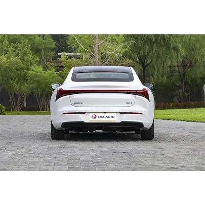 2024 Plus Nezha Auto Neta S Чистый электрический внедорожник Автомобиль R19 Шины Размер 1160 км Энергетические транспортные средства