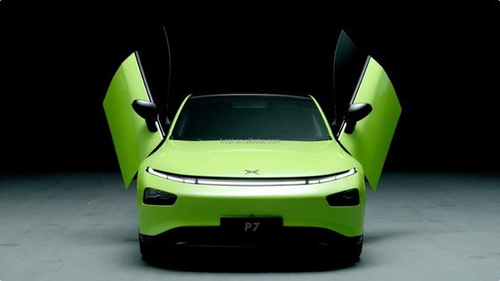 Xpeng P7 Ev 5-местный электрический внедорожник с темным внутренним цветом и типом турбомотора
