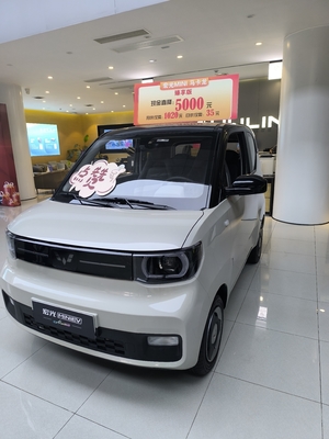 Левое рулевое управление Wuling Mini Electric Car с максимальной скоростью 100 км/ч и 4 сиденья 120 км