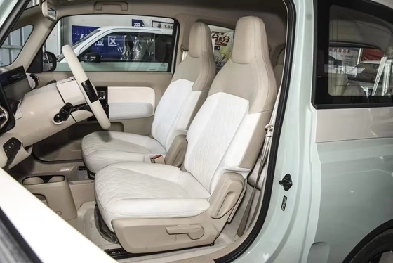 Высокие двигатели Wuling Чистое электрическое транспортное средство с дальностью движения 305 км и режимом вождения RWD