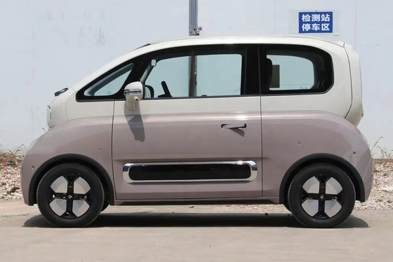 Высокие двигатели Wuling Чистое электрическое транспортное средство с дальностью движения 305 км и режимом вождения RWD