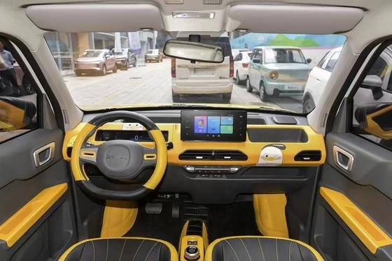 Задняя камера оснащена Geely Panda Mini Energy Vehicle с дальностью 200 км и 3 цилиндрами