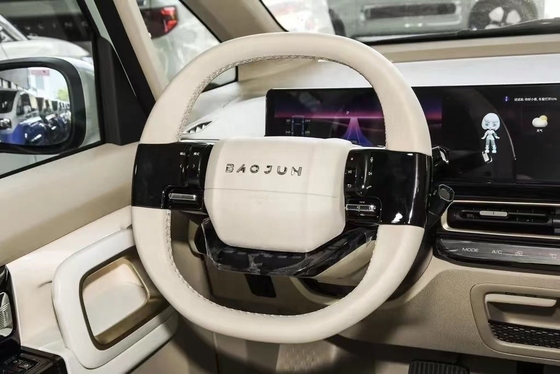 Сенсорный экран Wuling Baojun четырехдверный пятиместный энергомобиль с четырьмя передними переключениями